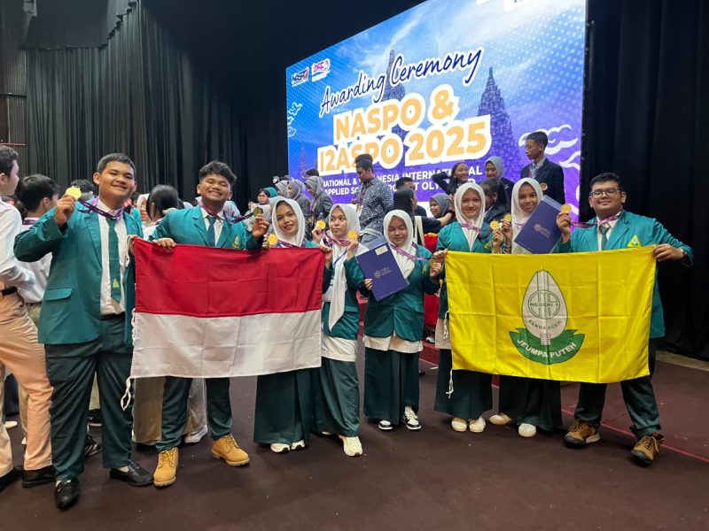 Siswa-siswi berprestasi dari SMAN 1 Banda Aceh berhasil mengharumkan nama daerah di kancah internasional dengan meraih dua medali emas dan satu special award pada ajang Indonesian International Applied Science Olympiad (I2ASPO) yang diselenggarakan di Universitas Gadjah Mada (UGM), Yogyakarta, pada 18–21 Desember 2025.