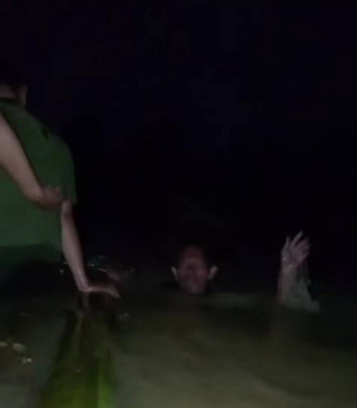 Layanan pengaduan ini mulai beroperasi sejak Minggu, 30 November 2025, dan dipusatkan di Media Center Posko Tanggap Darurat di lobi Kantor Gubernur Aceh.