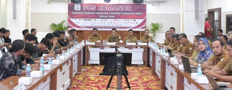 Plt. Kepala Dinas Pengairan Aceh, Erwin Ferdinansyah, S.T., M.T., turut mendampingi Sekretaris Daerah Aceh, M. Nasir, S.IP, MPA, dalam menerima audiensi dari Aliansi Mahasiswa se-Aceh, dan berlangsung di Ruang Rapat Potda Lantai 1 Kantor Gubernur Aceh pada Selasa, (13/01/2026).