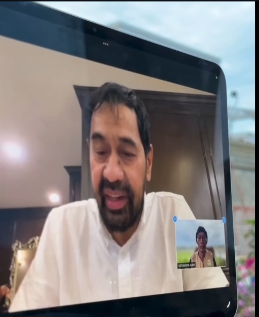 Ketua DPR Aceh, Zulfadhli, A.Md, aktif terlibat
Rapat ini diselenggarakan secara Zoom Meeting dan diikuti oleh Gubernur Aceh, Muzakir Manaf, Wakil Gubernur Aceh, Fadhlullah, SE, serta unsur Forkopimda Aceh dan SKPA terkait pada Kamis, (08/01/2026).