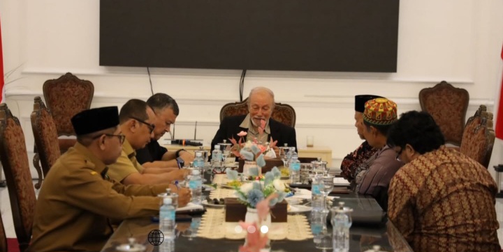 Ketua MAA bersama Plt. Kepala Sekretariat MAA melakukan audiensi dengan Wali Nanggroe di Aceh Besar, pada (20/01/2026).