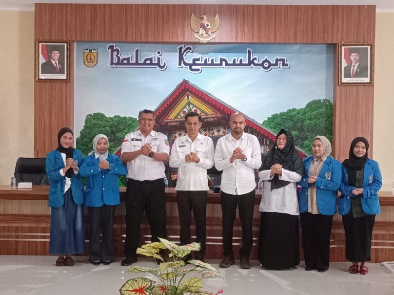 Penerimaan mahasiswa PPL dilakukan secara resmi dan dipimpin oleh Staf Ahli Wali Kota Banda Aceh Bidang Ekonomi, Keuangan, dan Pembangunan, Said Fauzan, S.STP, MA, bersama Asisten Administrasi Umum Sekretariat Daerah Kota Banda Aceh, M. Nurdin, S.Sos, M.Si. dilakukan pada hari Rabu, (21/01/2026).