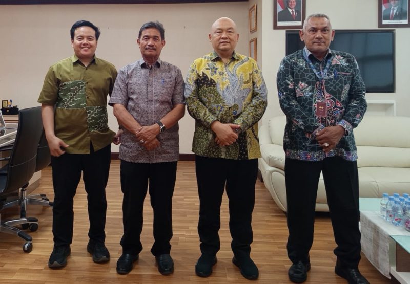 Foto bersama usai pertemuan di Kemendikdasmen RI, Jakarta Pusat, Selasa (3/2/2026). FOTO/ PROKOPIM PEMKAB ACEH BESAR