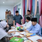 Bupati Aceh Besar H Muharram Idris (Syech Muharram), meninjau proses seleksi guru beut bak sikula, di Dekranasda Aceh Besar, Gampong Gani, Kecamatan Ingin Jaya, Kabupaten Aceh Besar, kamis, (12/02/202).