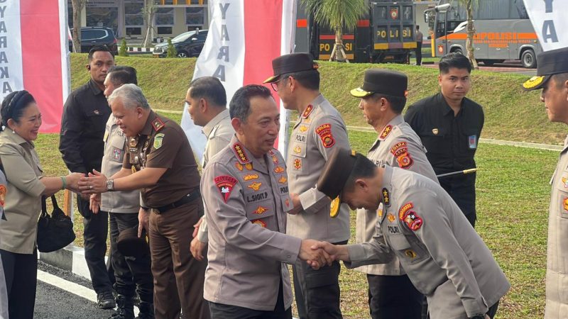 Irjen Pol. Drs. Marzuki Ali Basyah,M.M, menghadiri kegiatan pelepasan pendistribusian bantuan kemanusiaan Polri untuk wilayah terdampak bencana di Aceh, Sumatera Utara, dan Sumatera Barat, Sabtu, (14/02/2026).